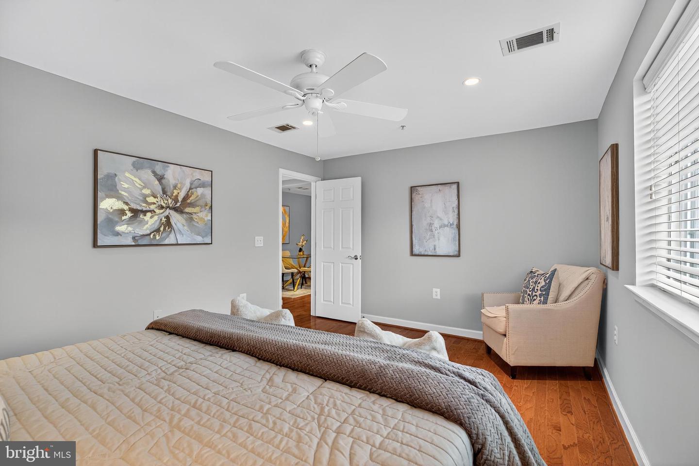 4163 S FOUR MILE RUN DR #301, ARLINGTON, Virginia 22204, 1 Bedroom Bedrooms, ,1 BathroomBathrooms,Residential,For sale,4163 S FOUR MILE RUN DR #301,VAAR2063434 MLS # VAAR2063434 4163 S FOUR MILE RUN DR #301, ARLINGTON, Virginia 22204, 1 Bedroom Bedrooms, ,1 BathroomBathrooms,Residential,For sale,4163 S FOUR MILE RUN DR #301,VAAR2063434 MLS # VAAR2063434