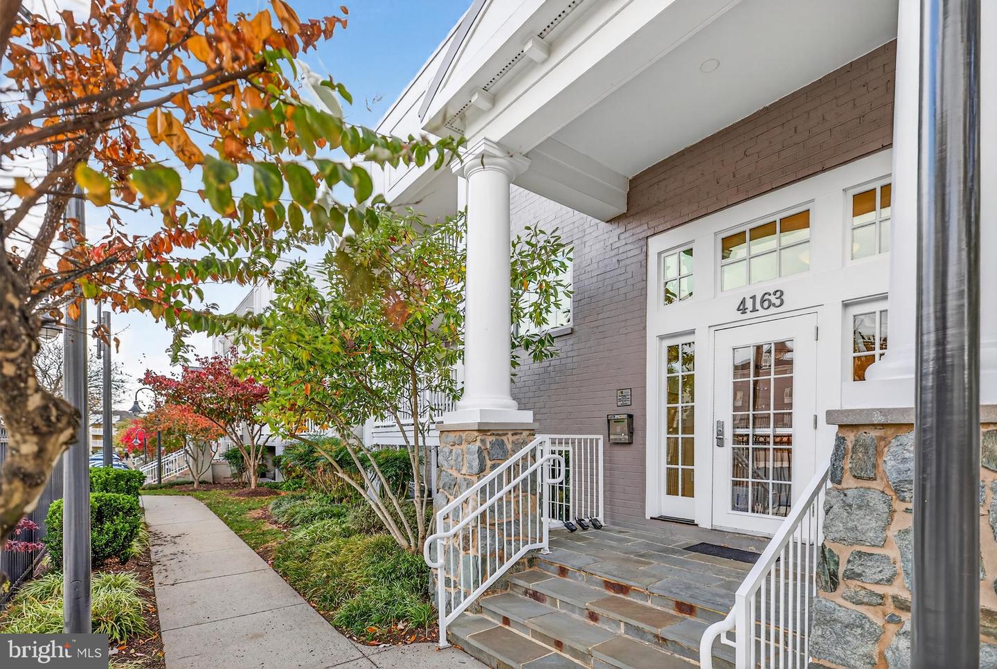 4163 S FOUR MILE RUN DR #301, ARLINGTON, Virginia 22204, 1 Bedroom Bedrooms, ,1 BathroomBathrooms,Residential,For sale,4163 S FOUR MILE RUN DR #301,VAAR2063434 MLS # VAAR2063434 4163 S FOUR MILE RUN DR #301, ARLINGTON, Virginia 22204, 1 Bedroom Bedrooms, ,1 BathroomBathrooms,Residential,For sale,4163 S FOUR MILE RUN DR #301,VAAR2063434 MLS # VAAR2063434