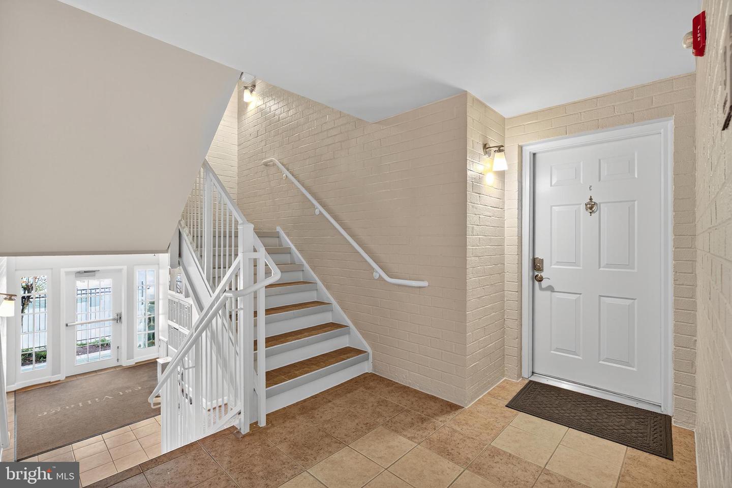 4163 S FOUR MILE RUN DR #301, ARLINGTON, Virginia 22204, 1 Bedroom Bedrooms, ,1 BathroomBathrooms,Residential,For sale,4163 S FOUR MILE RUN DR #301,VAAR2063434 MLS # VAAR2063434 4163 S FOUR MILE RUN DR #301, ARLINGTON, Virginia 22204, 1 Bedroom Bedrooms, ,1 BathroomBathrooms,Residential,For sale,4163 S FOUR MILE RUN DR #301,VAAR2063434 MLS # VAAR2063434