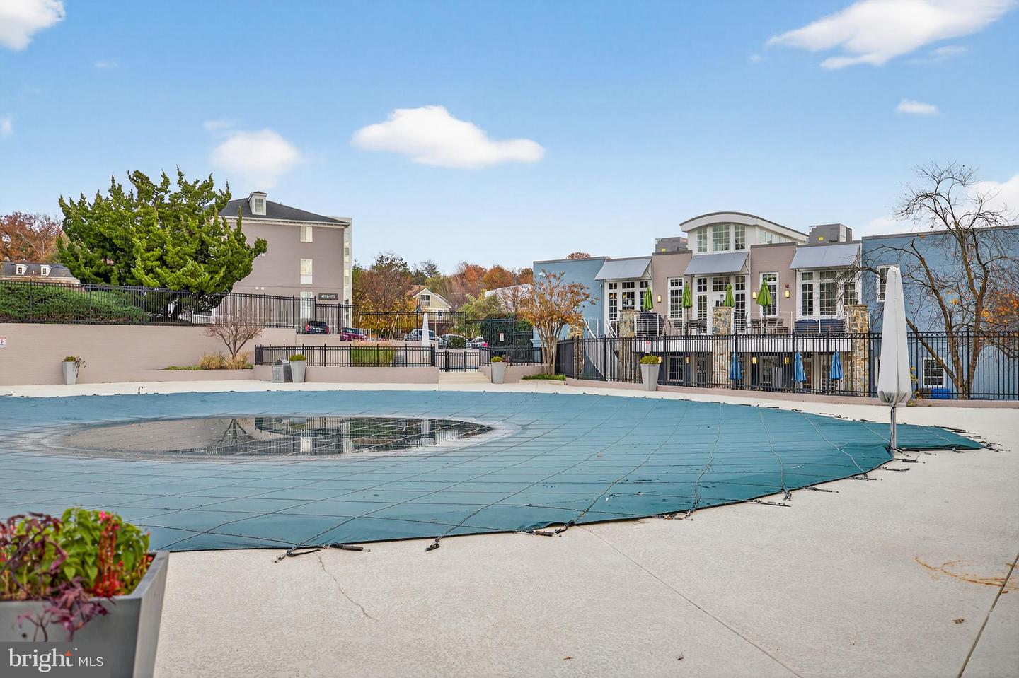 4163 S FOUR MILE RUN DR #301, ARLINGTON, Virginia 22204, 1 Bedroom Bedrooms, ,1 BathroomBathrooms,Residential,For sale,4163 S FOUR MILE RUN DR #301,VAAR2063434 MLS # VAAR2063434 4163 S FOUR MILE RUN DR #301, ARLINGTON, Virginia 22204, 1 Bedroom Bedrooms, ,1 BathroomBathrooms,Residential,For sale,4163 S FOUR MILE RUN DR #301,VAAR2063434 MLS # VAAR2063434