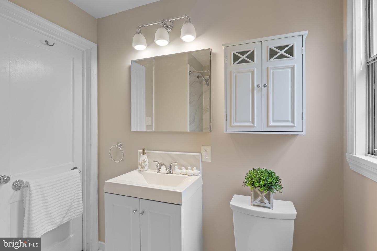 6613 E WAKEFIELD DR #A1, ALEXANDRIA, Virginia 22307, 2 Bedrooms Bedrooms, ,1 BathroomBathrooms,Residential,For sale,6613 E WAKEFIELD DR #A1,VAFX2269760 MLS # VAFX2269760 6613 E WAKEFIELD DR #A1, ALEXANDRIA, Virginia 22307, 2 Bedrooms Bedrooms, ,1 BathroomBathrooms,Residential,For sale,6613 E WAKEFIELD DR #A1,VAFX2269760 MLS # VAFX2269760