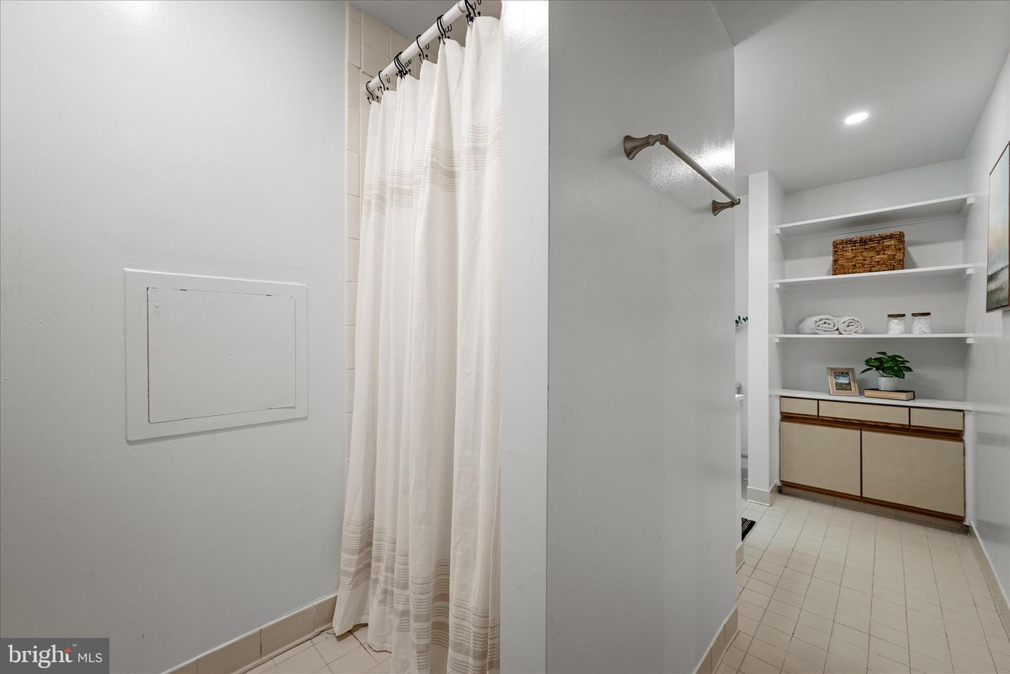 15 MARIAN CT, STERLING, Virginia 20165, 2 Bedrooms Bedrooms, ,2 BathroomsBathrooms,Residential,For sale,15 MARIAN CT,VALO2108318 MLS # VALO2108318