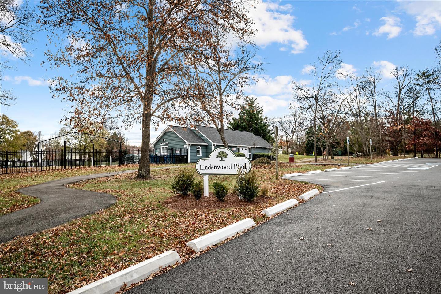 15 MARIAN CT, STERLING, Virginia 20165, 2 Bedrooms Bedrooms, ,2 BathroomsBathrooms,Residential,For sale,15 MARIAN CT,VALO2108318 MLS # VALO2108318