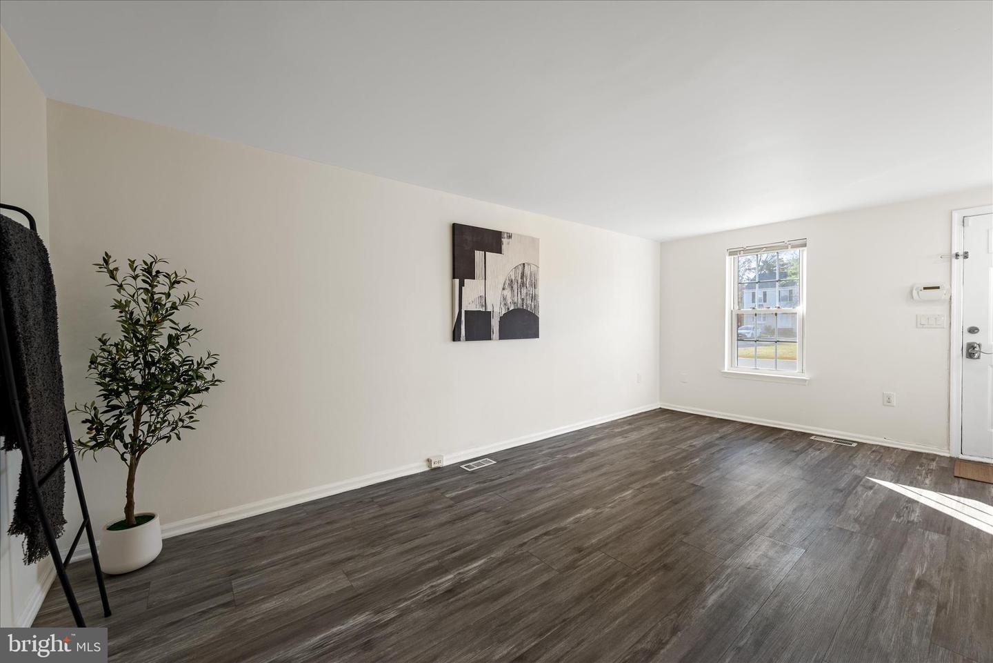 15 MARIAN CT, STERLING, Virginia 20165, 2 Bedrooms Bedrooms, ,2 BathroomsBathrooms,Residential,For sale,15 MARIAN CT,VALO2108318 MLS # VALO2108318