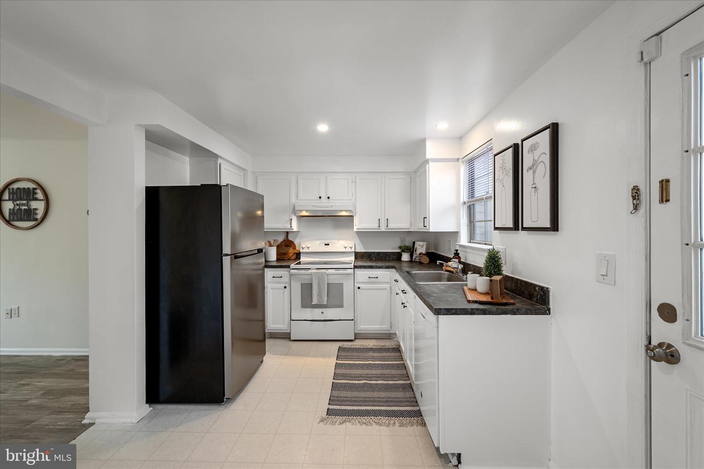 15 MARIAN CT, STERLING, Virginia 20165, 2 Bedrooms Bedrooms, ,2 BathroomsBathrooms,Residential,For sale,15 MARIAN CT,VALO2108318 MLS # VALO2108318