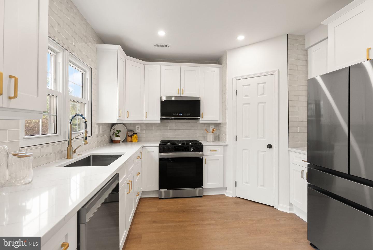 7057 KINGS MANOR DR, ALEXANDRIA, Virginia 22315, 3 Bedrooms Bedrooms, ,3 BathroomsBathrooms,Residential,For sale,7057 KINGS MANOR DR,VAFX2274066 MLS # VAFX2274066 7057 KINGS MANOR DR, ALEXANDRIA, Virginia 22315, 3 Bedrooms Bedrooms, ,3 BathroomsBathrooms,Residential,For sale,7057 KINGS MANOR DR,VAFX2274066 MLS # VAFX2274066