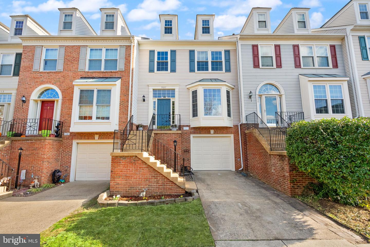 7057 KINGS MANOR DR, ALEXANDRIA, Virginia 22315, 3 Bedrooms Bedrooms, ,3 BathroomsBathrooms,Residential,For sale,7057 KINGS MANOR DR,VAFX2274066 MLS # VAFX2274066 7057 KINGS MANOR DR, ALEXANDRIA, Virginia 22315, 3 Bedrooms Bedrooms, ,3 BathroomsBathrooms,Residential,For sale,7057 KINGS MANOR DR,VAFX2274066 MLS # VAFX2274066