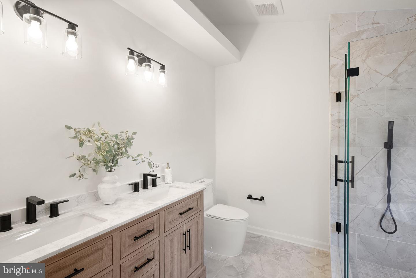 7057 KINGS MANOR DR, ALEXANDRIA, Virginia 22315, 3 Bedrooms Bedrooms, ,3 BathroomsBathrooms,Residential,For sale,7057 KINGS MANOR DR,VAFX2274066 MLS # VAFX2274066 7057 KINGS MANOR DR, ALEXANDRIA, Virginia 22315, 3 Bedrooms Bedrooms, ,3 BathroomsBathrooms,Residential,For sale,7057 KINGS MANOR DR,VAFX2274066 MLS # VAFX2274066