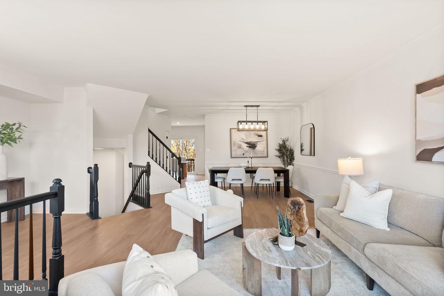 7057 KINGS MANOR DR, ALEXANDRIA, Virginia 22315, 3 Bedrooms Bedrooms, ,3 BathroomsBathrooms,Residential,For sale,7057 KINGS MANOR DR,VAFX2274066 MLS # VAFX2274066 7057 KINGS MANOR DR, ALEXANDRIA, Virginia 22315, 3 Bedrooms Bedrooms, ,3 BathroomsBathrooms,Residential,For sale,7057 KINGS MANOR DR,VAFX2274066 MLS # VAFX2274066
