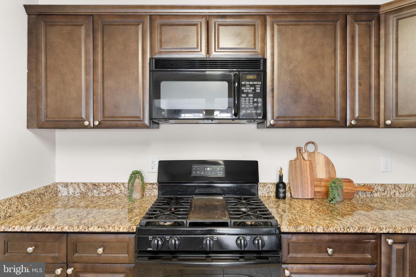 11184 STAGESTONE WAY, MANASSAS, Virginia 20109, 2 Bedrooms Bedrooms, ,2 BathroomsBathrooms,Residential,For sale,11184 STAGESTONE WAY,VAPW2106476 MLS # VAPW2106476