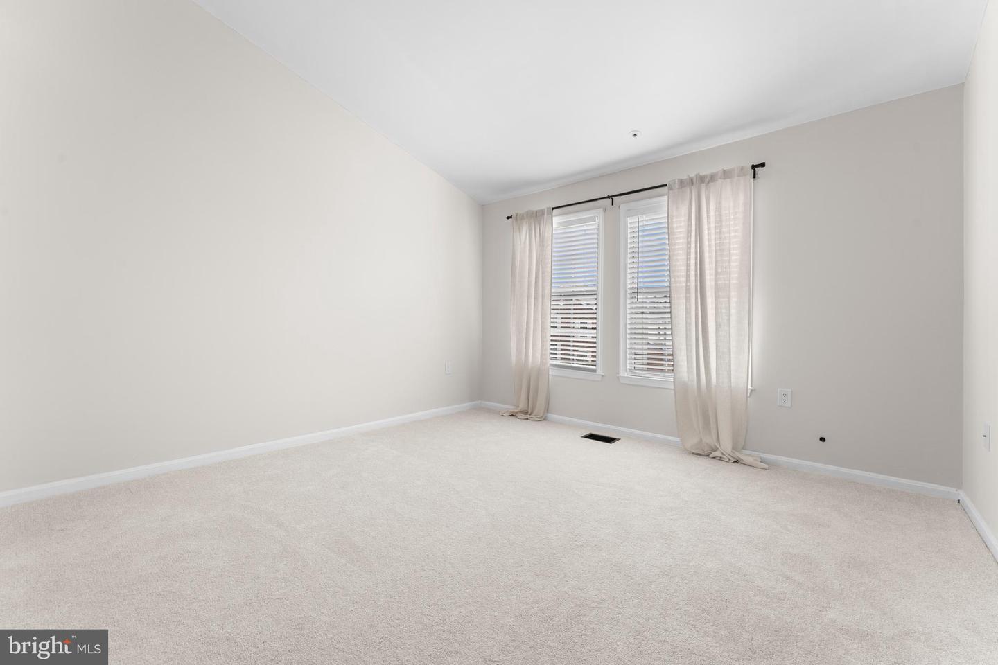 11184 STAGESTONE WAY, MANASSAS, Virginia 20109, 2 Bedrooms Bedrooms, ,2 BathroomsBathrooms,Residential,For sale,11184 STAGESTONE WAY,VAPW2106476 MLS # VAPW2106476