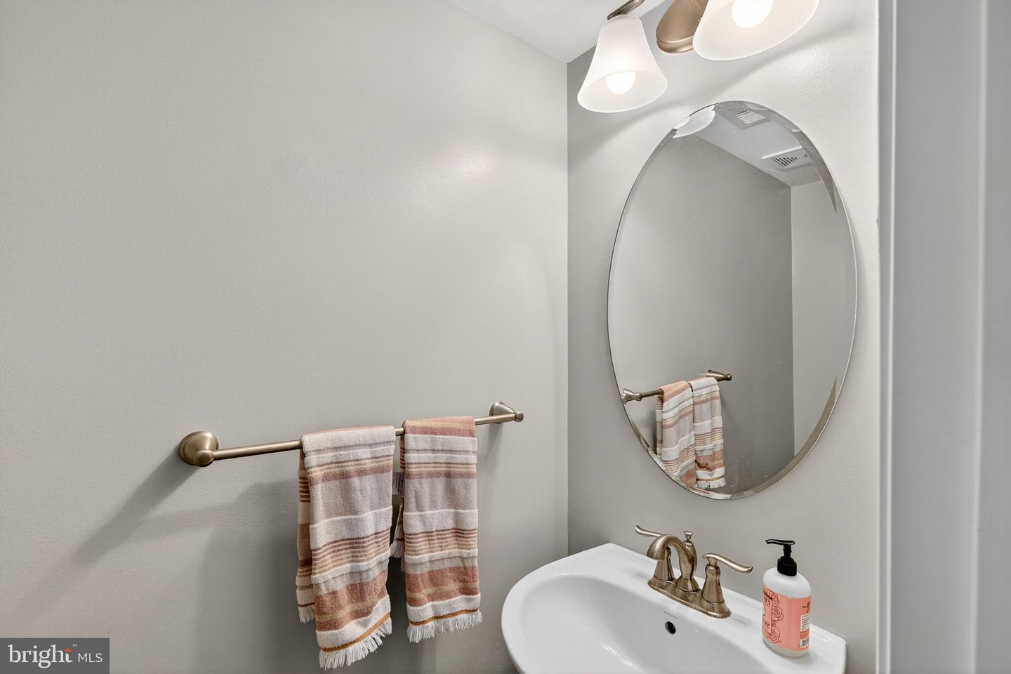 10789 HINTON WAY, MANASSAS, Virginia 20112, 3 Bedrooms Bedrooms, ,2 BathroomsBathrooms,Residential,For sale,10789 HINTON WAY,VAPW2106556 MLS # VAPW2106556