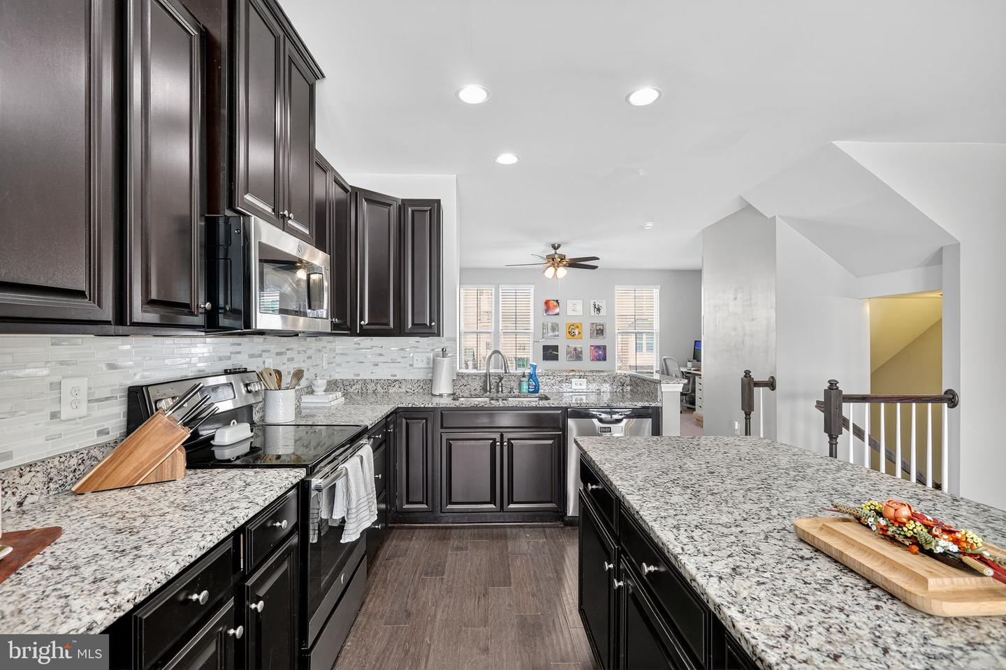 10789 HINTON WAY, MANASSAS, Virginia 20112, 3 Bedrooms Bedrooms, ,2 BathroomsBathrooms,Residential,For sale,10789 HINTON WAY,VAPW2106556 MLS # VAPW2106556