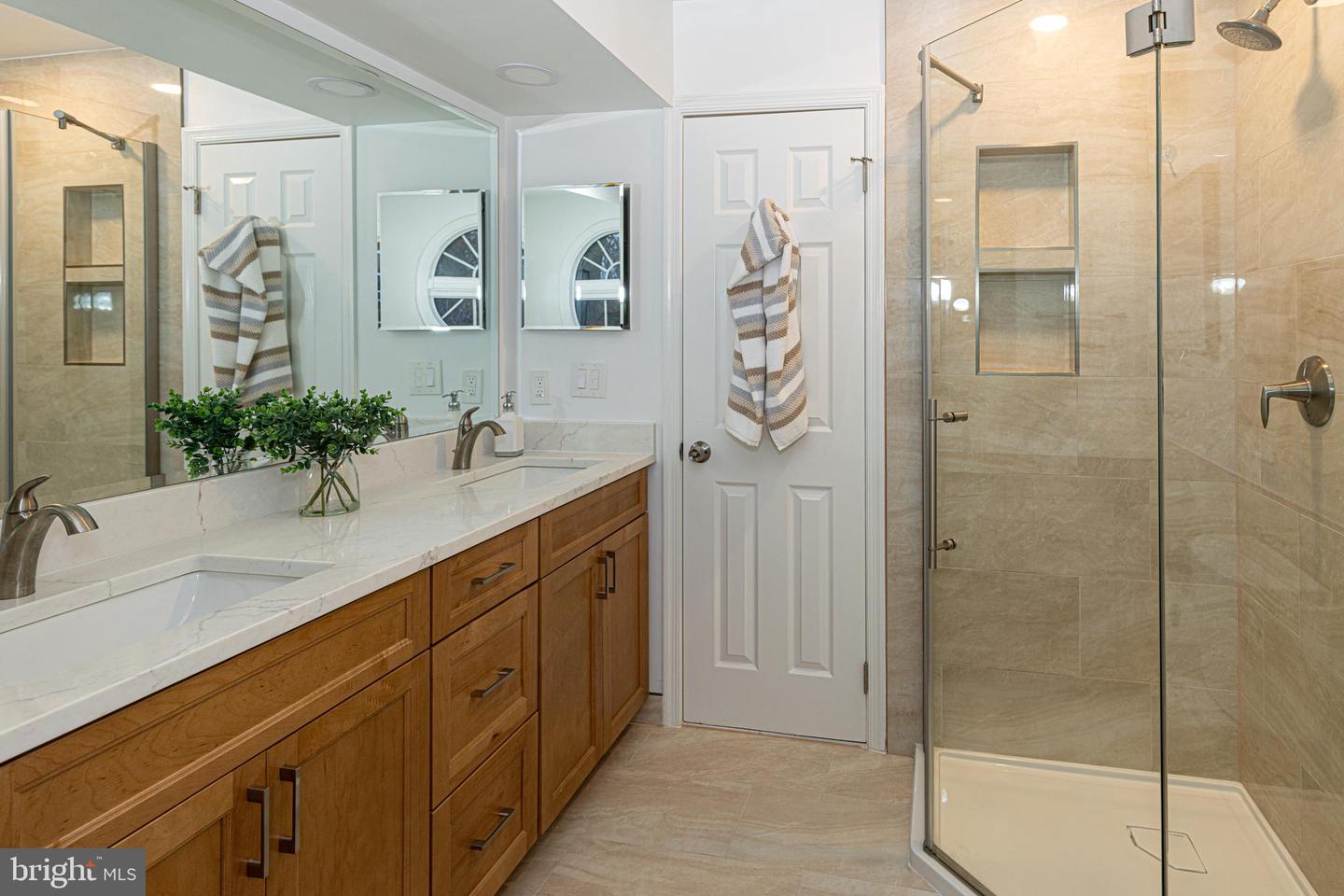 9596 OAKINGTON DR, FAIRFAX STATION, Virginia 22039, 5 Bedrooms Bedrooms, ,3 BathroomsBathrooms,Residential,For sale,9596 OAKINGTON DR,VAFX2276102 MLS # VAFX2276102 9596 OAKINGTON DR, FAIRFAX STATION, Virginia 22039, 5 Bedrooms Bedrooms, ,3 BathroomsBathrooms,Residential,For sale,9596 OAKINGTON DR,VAFX2276102 MLS # VAFX2276102