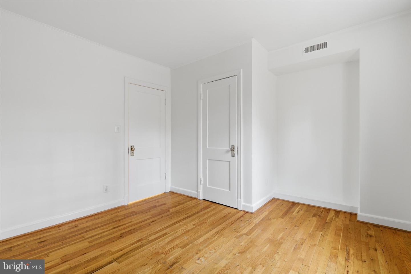 1415 S EDGEWOOD ST #458, ARLINGTON, Virginia 22204, 2 Bedrooms Bedrooms, ,1 BathroomBathrooms,Residential,For sale,1415 S EDGEWOOD ST #458,VAAR2065422 MLS # VAAR2065422