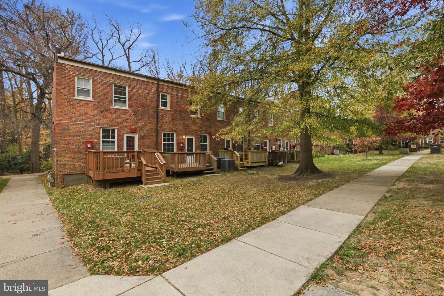 1415 S EDGEWOOD ST #458, ARLINGTON, Virginia 22204, 2 Bedrooms Bedrooms, ,1 BathroomBathrooms,Residential,For sale,1415 S EDGEWOOD ST #458,VAAR2065422 MLS # VAAR2065422