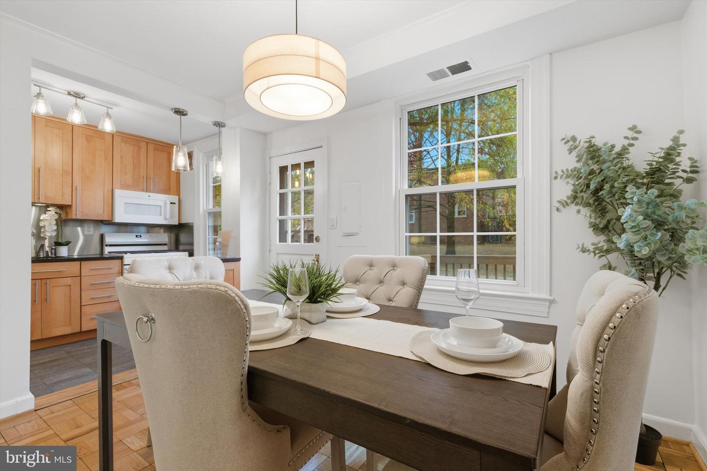 1415 S EDGEWOOD ST #458, ARLINGTON, Virginia 22204, 2 Bedrooms Bedrooms, ,1 BathroomBathrooms,Residential,For sale,1415 S EDGEWOOD ST #458,VAAR2065422 MLS # VAAR2065422