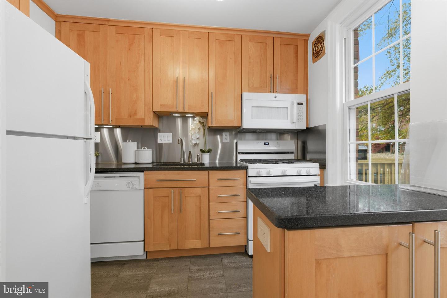 1415 S EDGEWOOD ST #458, ARLINGTON, Virginia 22204, 2 Bedrooms Bedrooms, ,1 BathroomBathrooms,Residential,For sale,1415 S EDGEWOOD ST #458,VAAR2065422 MLS # VAAR2065422