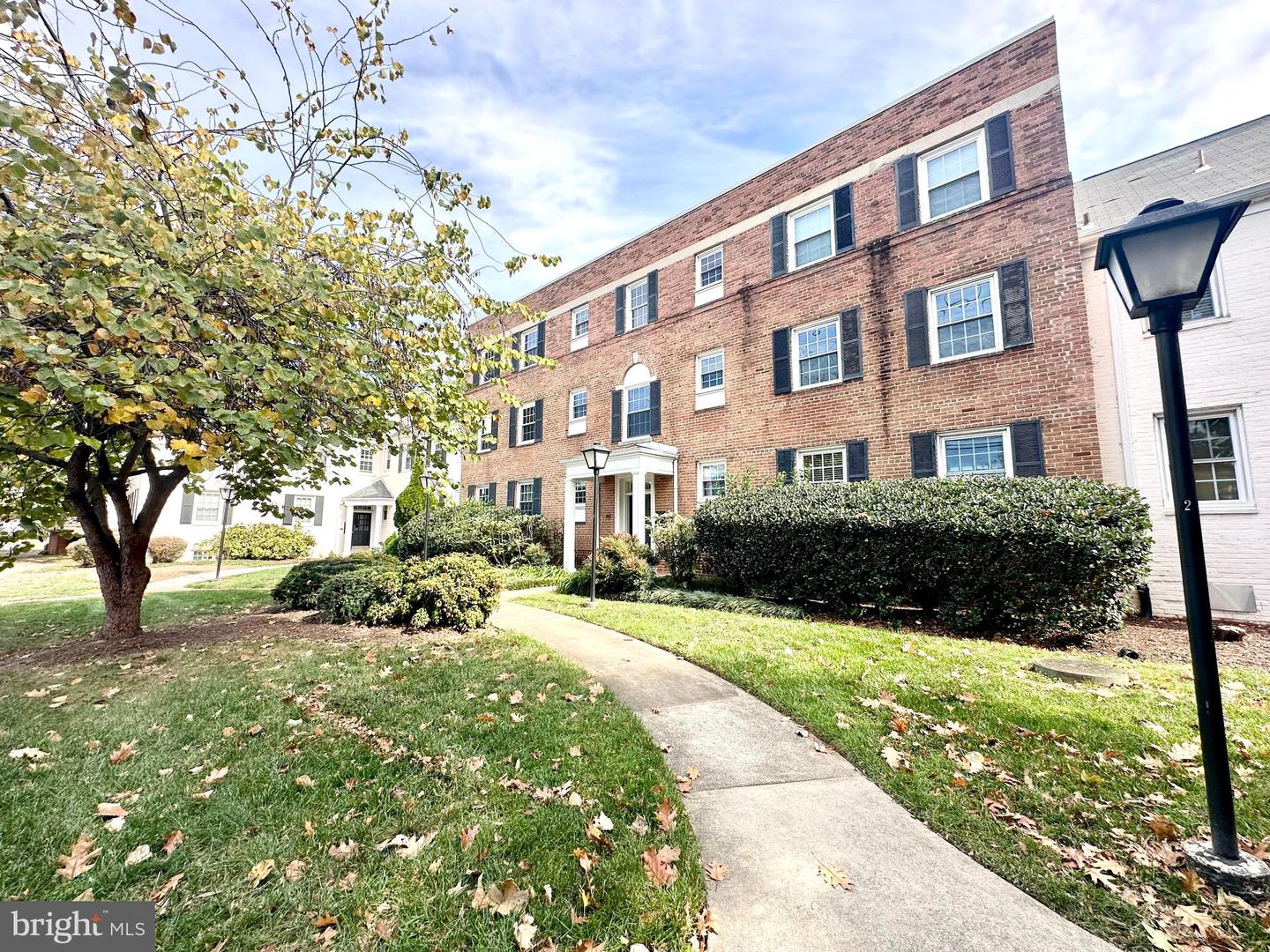 1317 S WALTER REED DR #17201, ARLINGTON, Virginia 22204, 2 Bedrooms Bedrooms, ,1 BathroomBathrooms,Residential,For sale,1317 S WALTER REED DR #17201,VAAR2065474 MLS # VAAR2065474 1317 S WALTER REED DR #17201, ARLINGTON, Virginia 22204, 2 Bedrooms Bedrooms, ,1 BathroomBathrooms,Residential,For sale,1317 S WALTER REED DR #17201,VAAR2065474 MLS # VAAR2065474