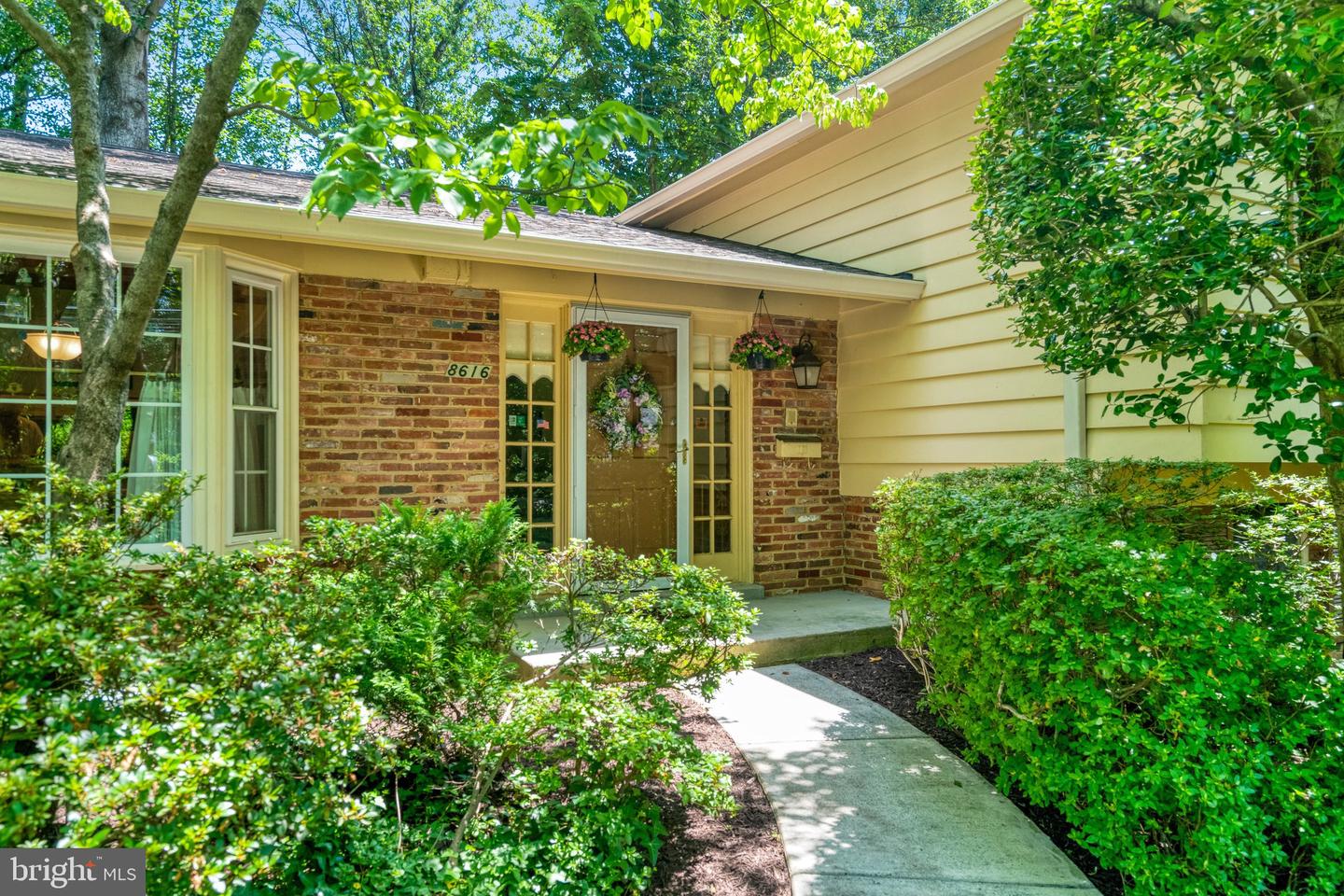8616 CANTERBURY DR, ANNANDALE, Virginia 22003, 5 Bedrooms Bedrooms, ,2 BathroomsBathrooms,Residential,For sale,8616 CANTERBURY DR,VAFX2277038 MLS # VAFX2277038