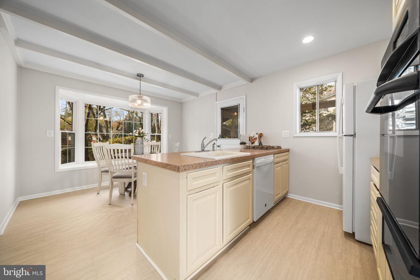 8616 CANTERBURY DR, ANNANDALE, Virginia 22003, 5 Bedrooms Bedrooms, ,2 BathroomsBathrooms,Residential,For sale,8616 CANTERBURY DR,VAFX2277038 MLS # VAFX2277038