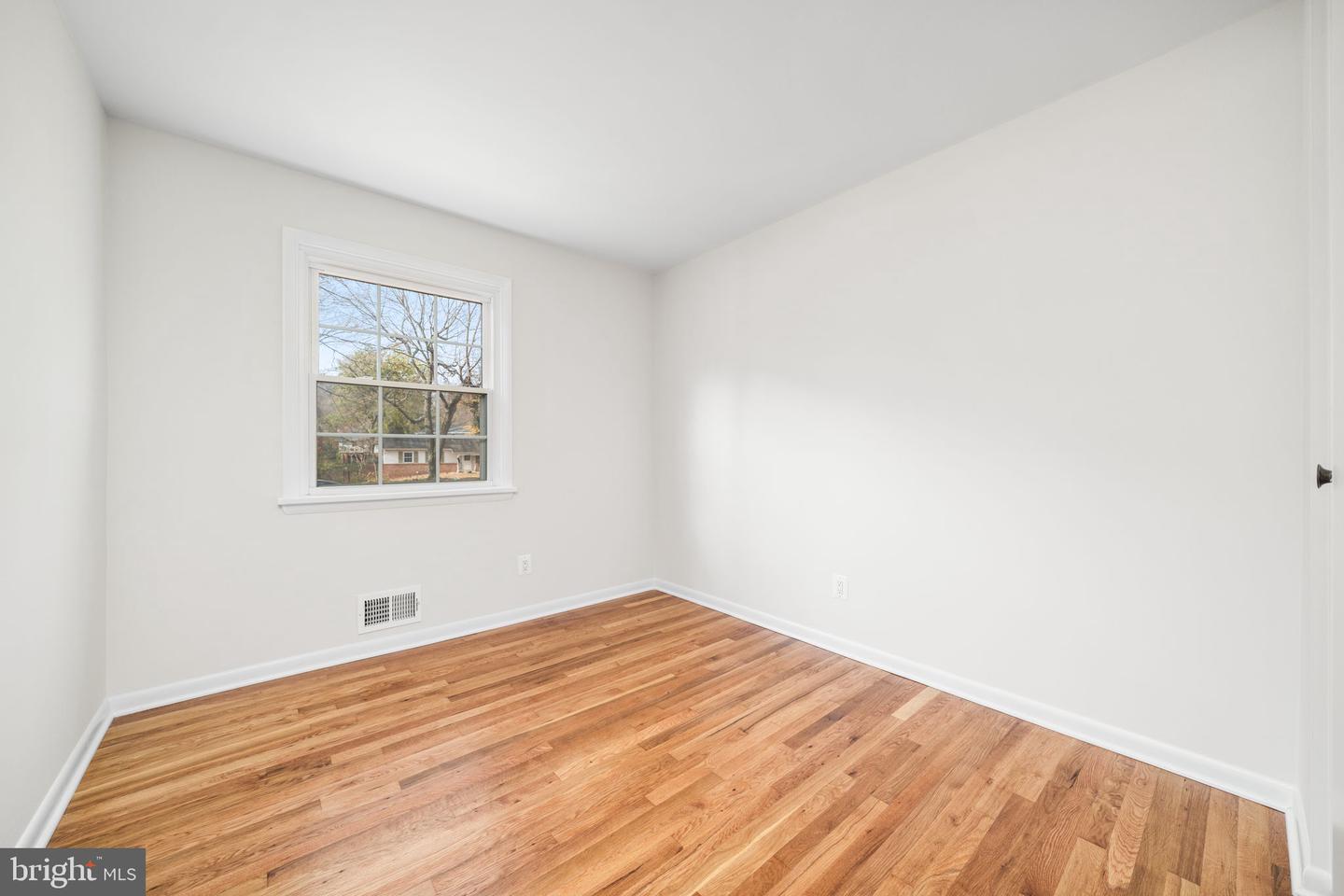 8616 CANTERBURY DR, ANNANDALE, Virginia 22003, 5 Bedrooms Bedrooms, ,2 BathroomsBathrooms,Residential,For sale,8616 CANTERBURY DR,VAFX2277038 MLS # VAFX2277038