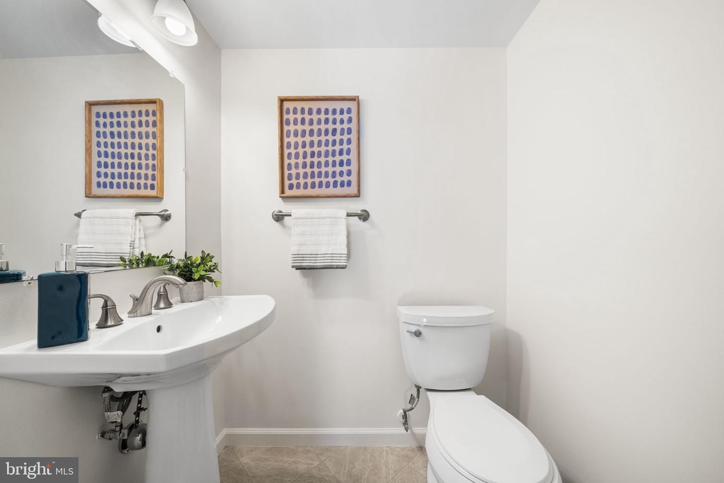 8616 CANTERBURY DR, ANNANDALE, Virginia 22003, 5 Bedrooms Bedrooms, ,2 BathroomsBathrooms,Residential,For sale,8616 CANTERBURY DR,VAFX2277038 MLS # VAFX2277038