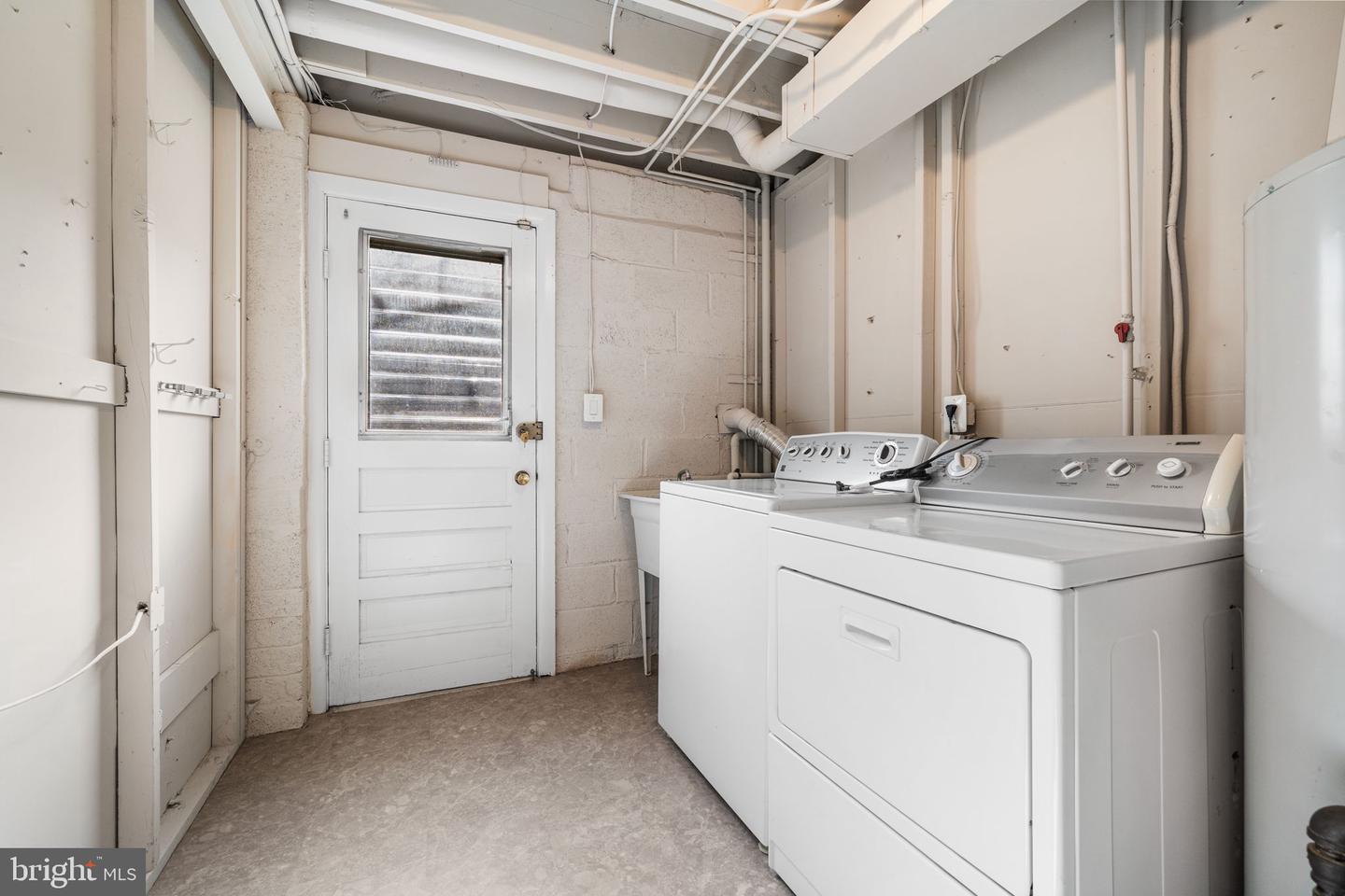 8616 CANTERBURY DR, ANNANDALE, Virginia 22003, 5 Bedrooms Bedrooms, ,2 BathroomsBathrooms,Residential,For sale,8616 CANTERBURY DR,VAFX2277038 MLS # VAFX2277038