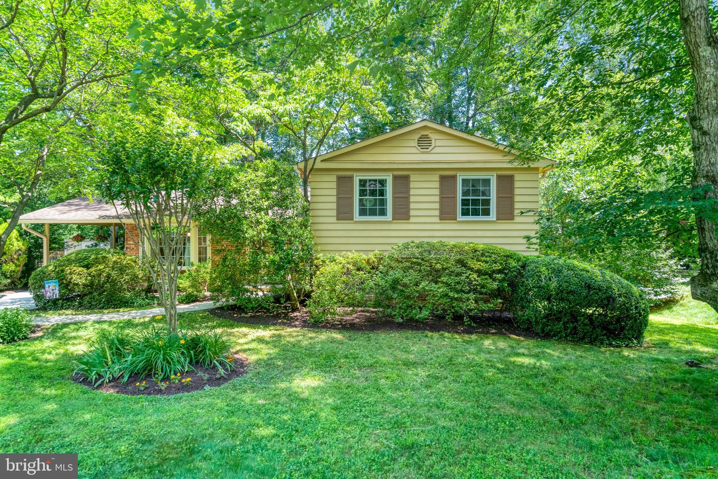 8616 CANTERBURY DR, ANNANDALE, Virginia 22003, 5 Bedrooms Bedrooms, ,2 BathroomsBathrooms,Residential,For sale,8616 CANTERBURY DR,VAFX2277038 MLS # VAFX2277038