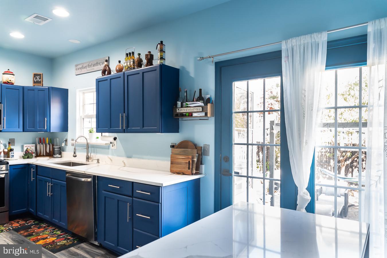 564 SPARKLEBERRY TER NE, LEESBURG, Virginia 20176, 4 Bedrooms Bedrooms, ,3 BathroomsBathrooms,Residential,For sale,564 SPARKLEBERRY TER NE,VALO2110426 MLS # VALO2110426