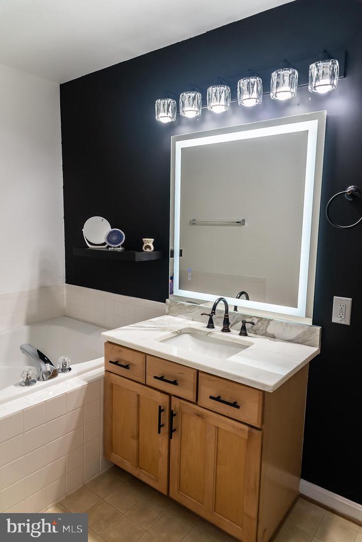 564 SPARKLEBERRY TER NE, LEESBURG, Virginia 20176, 4 Bedrooms Bedrooms, ,3 BathroomsBathrooms,Residential,For sale,564 SPARKLEBERRY TER NE,VALO2110426 MLS # VALO2110426