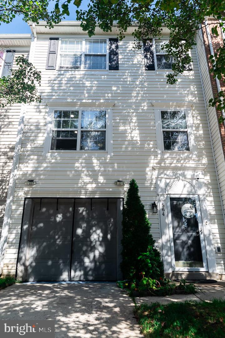 564 SPARKLEBERRY TER NE, LEESBURG, Virginia 20176, 4 Bedrooms Bedrooms, ,3 BathroomsBathrooms,Residential,For sale,564 SPARKLEBERRY TER NE,VALO2110426 MLS # VALO2110426