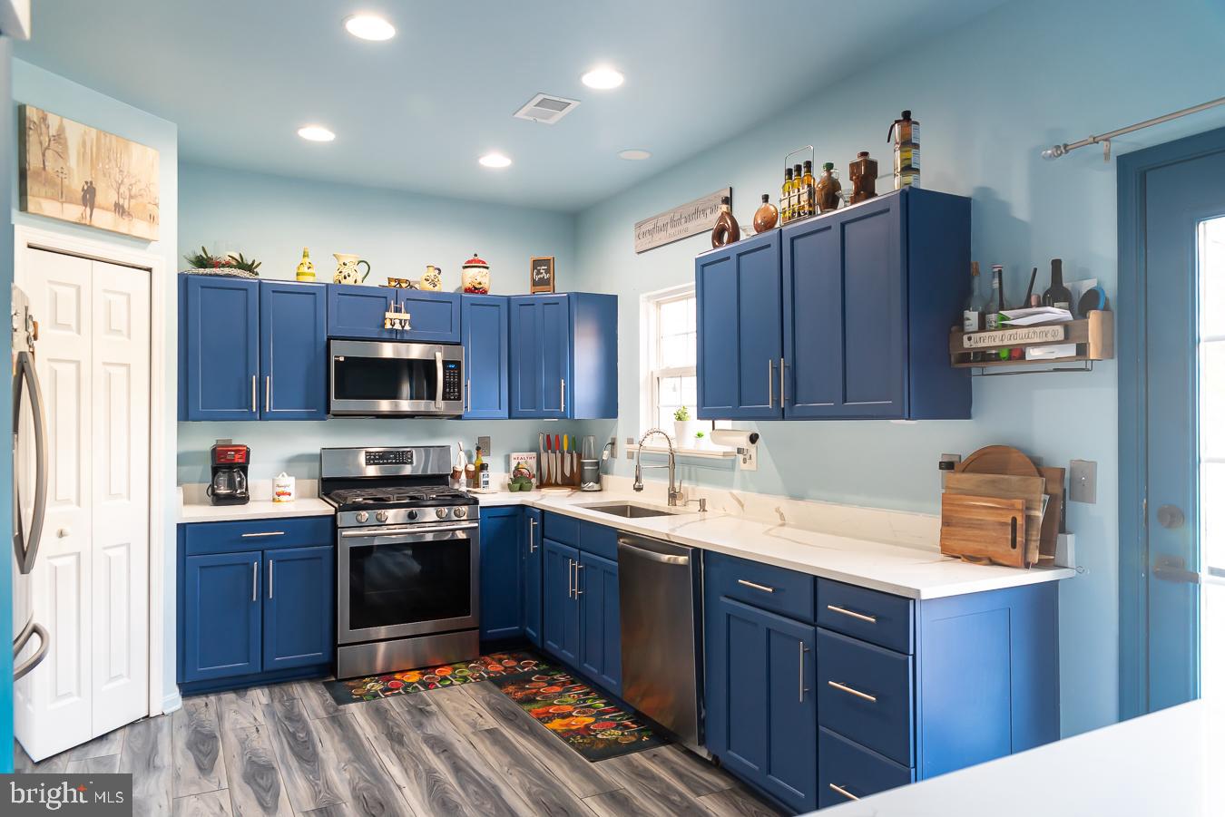 564 SPARKLEBERRY TER NE, LEESBURG, Virginia 20176, 4 Bedrooms Bedrooms, ,3 BathroomsBathrooms,Residential,For sale,564 SPARKLEBERRY TER NE,VALO2110426 MLS # VALO2110426