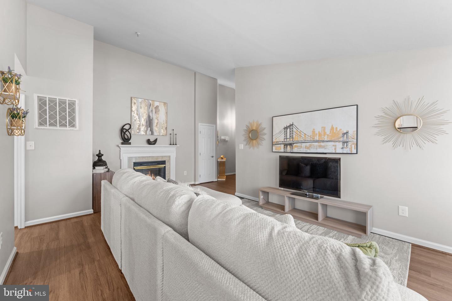 7510 SNOWPEA CT-J SNOWPEA CT #201, ALEXANDRIA, Virginia 22306, 2 Bedrooms Bedrooms, ,2 BathroomsBathrooms,Residential,For sale,7510 SNOWPEA CT-J SNOWPEA CT #201,VAFX2277478 MLS # VAFX2277478