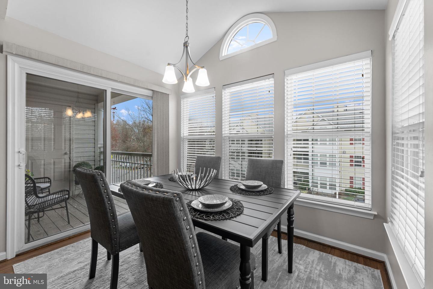 7510 SNOWPEA CT-J SNOWPEA CT #201, ALEXANDRIA, Virginia 22306, 2 Bedrooms Bedrooms, ,2 BathroomsBathrooms,Residential,For sale,7510 SNOWPEA CT-J SNOWPEA CT #201,VAFX2277478 MLS # VAFX2277478