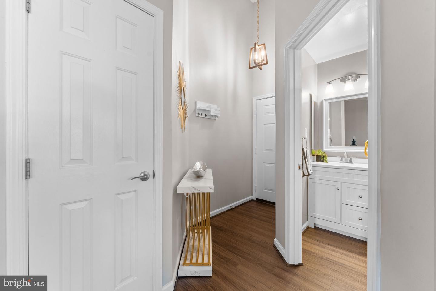 7510 SNOWPEA CT-J SNOWPEA CT #201, ALEXANDRIA, Virginia 22306, 2 Bedrooms Bedrooms, ,2 BathroomsBathrooms,Residential,For sale,7510 SNOWPEA CT-J SNOWPEA CT #201,VAFX2277478 MLS # VAFX2277478