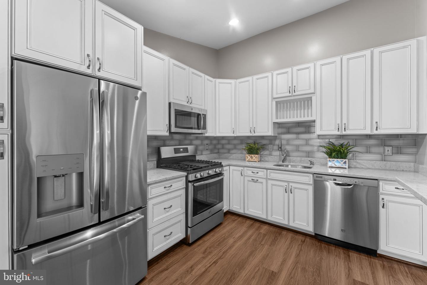 7510 SNOWPEA CT-J SNOWPEA CT #201, ALEXANDRIA, Virginia 22306, 2 Bedrooms Bedrooms, ,2 BathroomsBathrooms,Residential,For sale,7510 SNOWPEA CT-J SNOWPEA CT #201,VAFX2277478 MLS # VAFX2277478