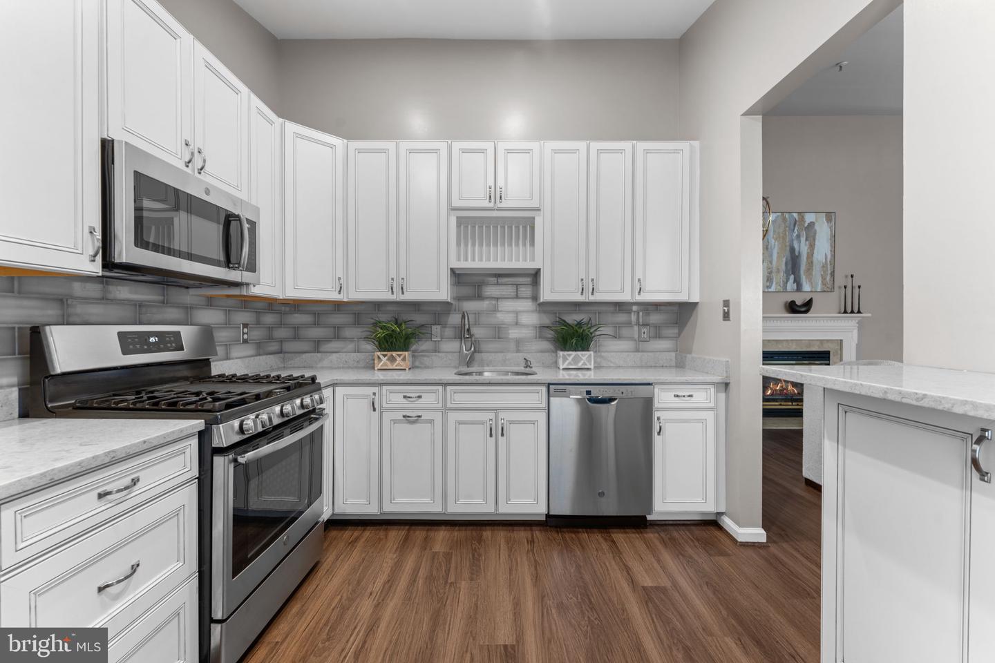 7510 SNOWPEA CT-J SNOWPEA CT #201, ALEXANDRIA, Virginia 22306, 2 Bedrooms Bedrooms, ,2 BathroomsBathrooms,Residential,For sale,7510 SNOWPEA CT-J SNOWPEA CT #201,VAFX2277478 MLS # VAFX2277478