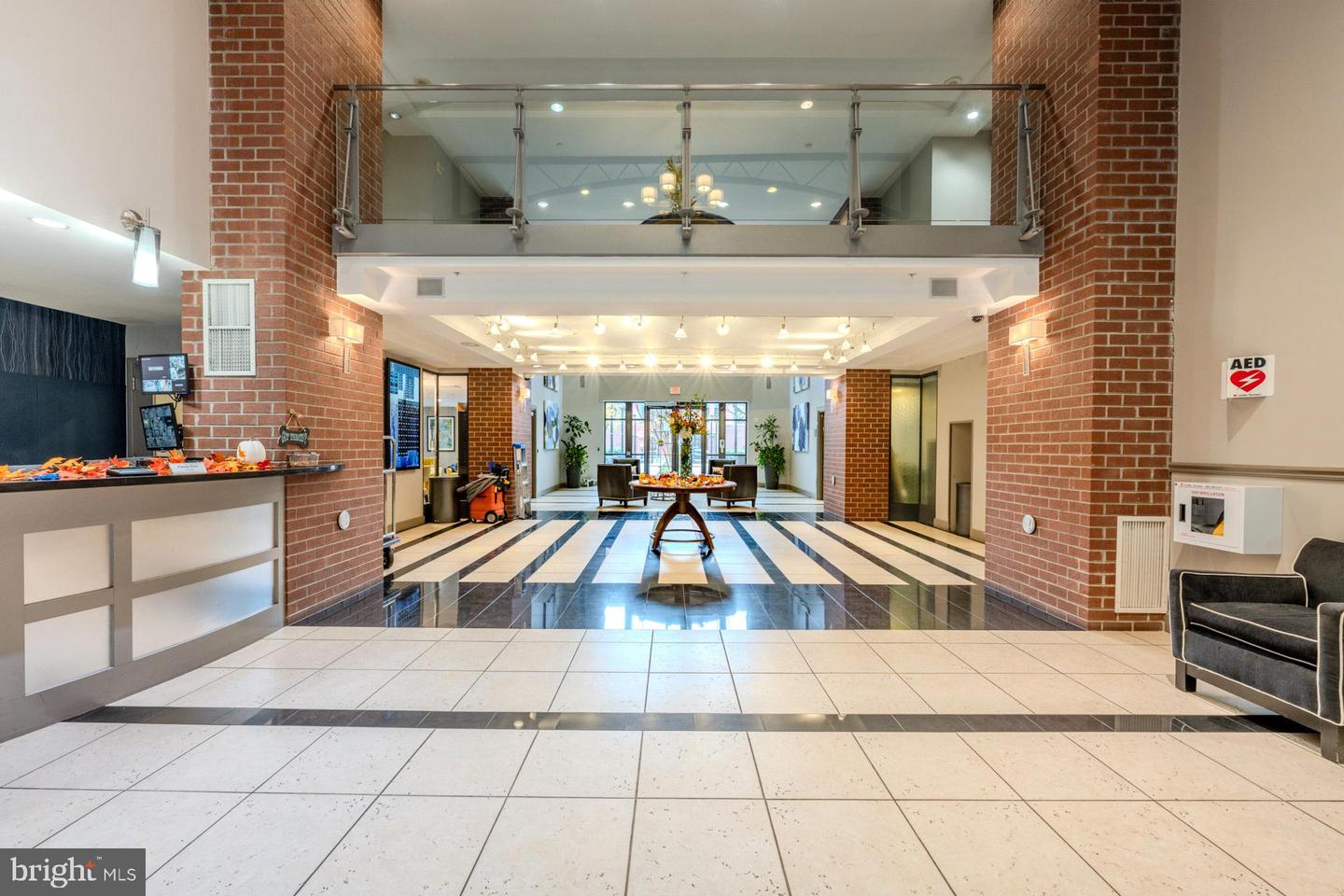 1021 N GARFIELD ST #318, ARLINGTON, Virginia 22201, 2 Bedrooms Bedrooms, ,2 BathroomsBathrooms,Residential,For sale,1021 N GARFIELD ST #318,VAAR2065652 MLS # VAAR2065652