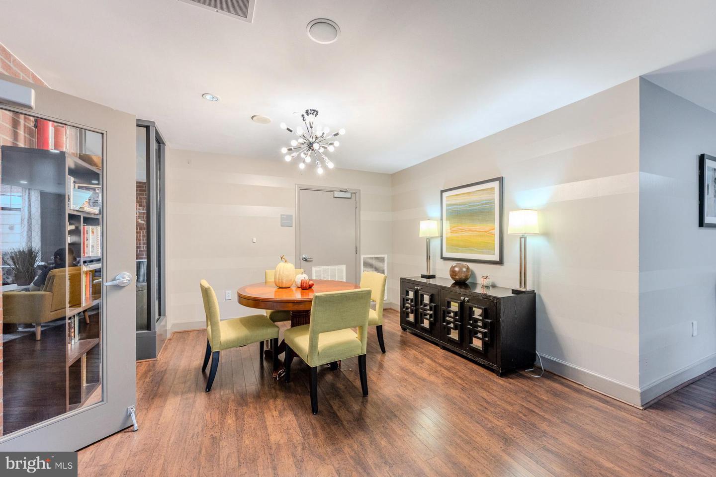 1021 N GARFIELD ST #318, ARLINGTON, Virginia 22201, 2 Bedrooms Bedrooms, ,2 BathroomsBathrooms,Residential,For sale,1021 N GARFIELD ST #318,VAAR2065652 MLS # VAAR2065652