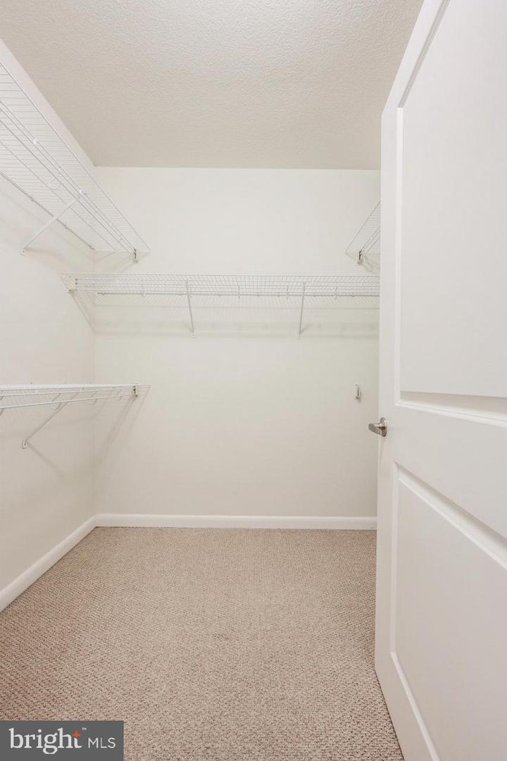 1021 N GARFIELD ST #318, ARLINGTON, Virginia 22201, 2 Bedrooms Bedrooms, ,2 BathroomsBathrooms,Residential,For sale,1021 N GARFIELD ST #318,VAAR2065652 MLS # VAAR2065652