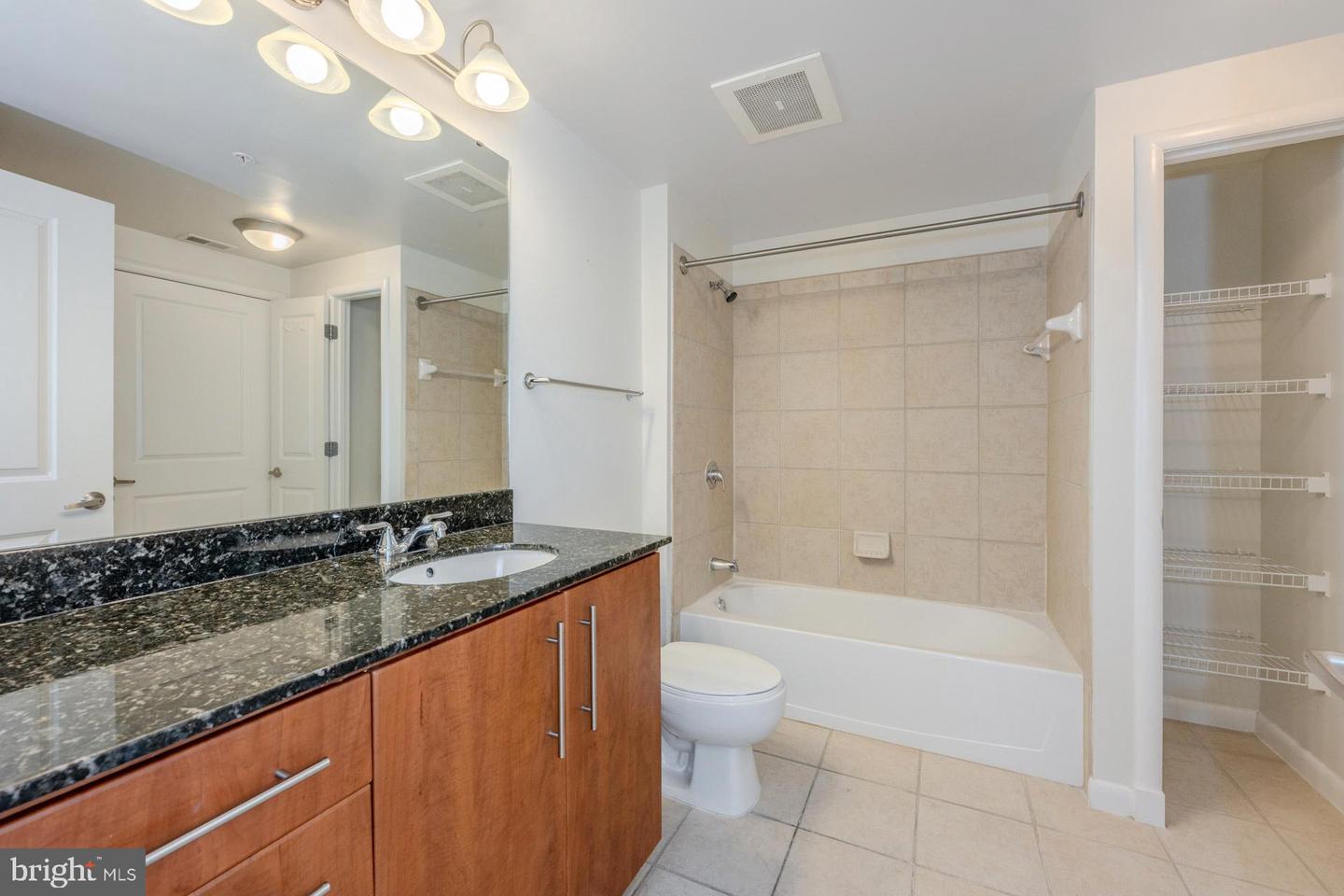 1021 N GARFIELD ST #318, ARLINGTON, Virginia 22201, 2 Bedrooms Bedrooms, ,2 BathroomsBathrooms,Residential,For sale,1021 N GARFIELD ST #318,VAAR2065652 MLS # VAAR2065652