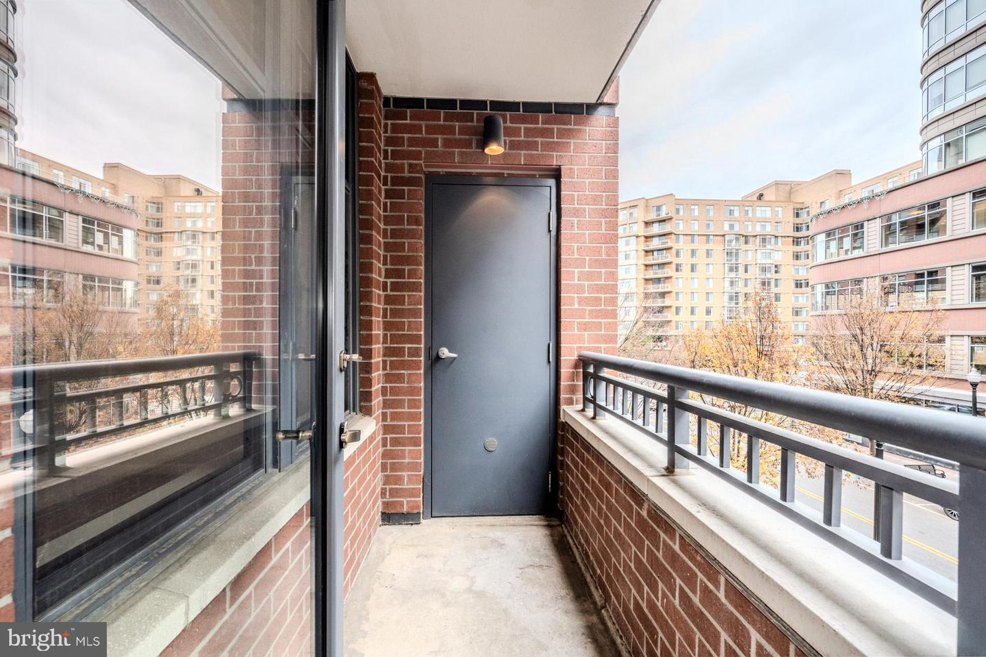 1021 N GARFIELD ST #318, ARLINGTON, Virginia 22201, 2 Bedrooms Bedrooms, ,2 BathroomsBathrooms,Residential,For sale,1021 N GARFIELD ST #318,VAAR2065652 MLS # VAAR2065652