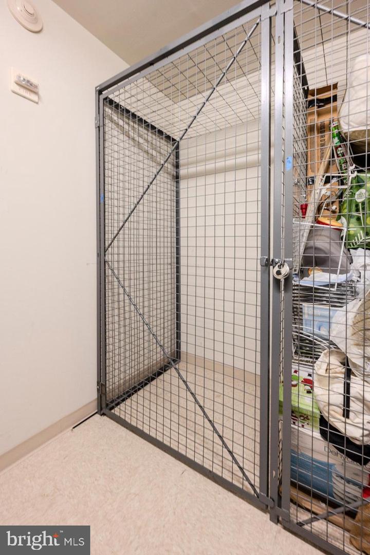 1021 N GARFIELD ST #318, ARLINGTON, Virginia 22201, 2 Bedrooms Bedrooms, ,2 BathroomsBathrooms,Residential,For sale,1021 N GARFIELD ST #318,VAAR2065652 MLS # VAAR2065652