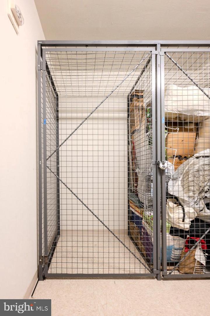 1021 N GARFIELD ST #318, ARLINGTON, Virginia 22201, 2 Bedrooms Bedrooms, ,2 BathroomsBathrooms,Residential,For sale,1021 N GARFIELD ST #318,VAAR2065652 MLS # VAAR2065652