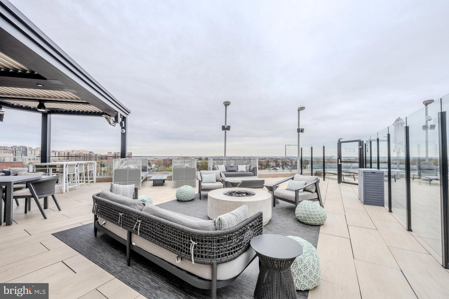 1021 N GARFIELD ST #318, ARLINGTON, Virginia 22201, 2 Bedrooms Bedrooms, ,2 BathroomsBathrooms,Residential,For sale,1021 N GARFIELD ST #318,VAAR2065652 MLS # VAAR2065652