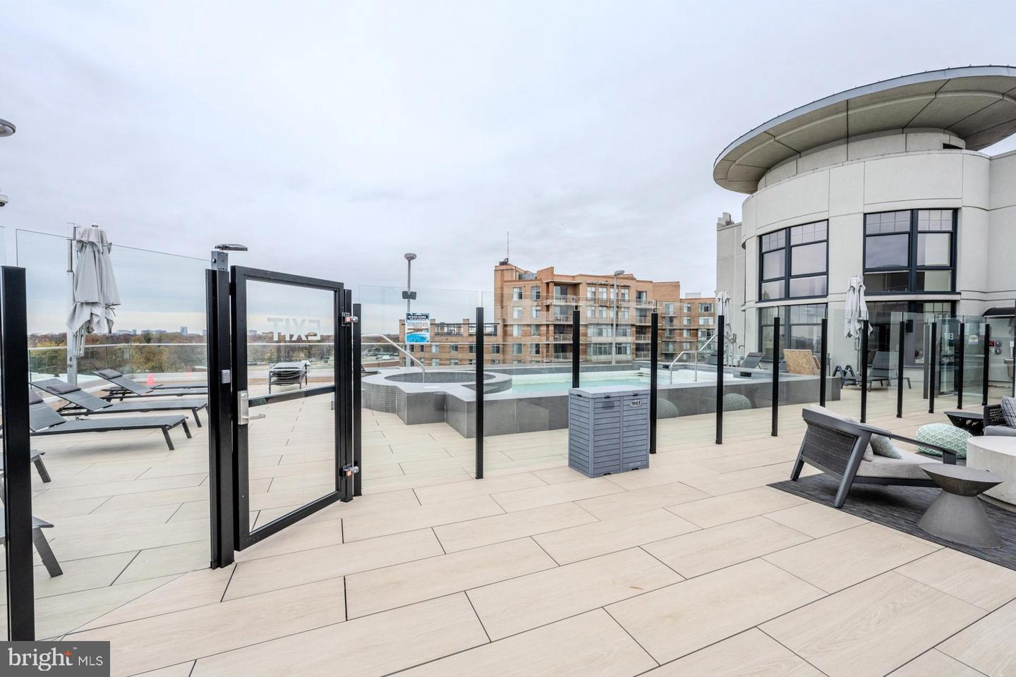 1021 N GARFIELD ST #318, ARLINGTON, Virginia 22201, 2 Bedrooms Bedrooms, ,2 BathroomsBathrooms,Residential,For sale,1021 N GARFIELD ST #318,VAAR2065652 MLS # VAAR2065652