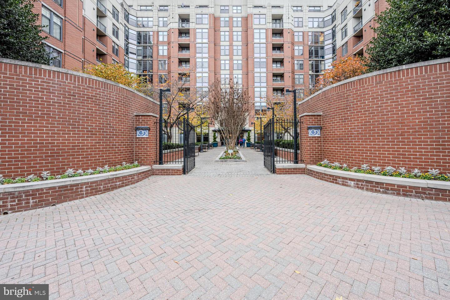 1021 N GARFIELD ST #318, ARLINGTON, Virginia 22201, 2 Bedrooms Bedrooms, ,2 BathroomsBathrooms,Residential,For sale,1021 N GARFIELD ST #318,VAAR2065652 MLS # VAAR2065652