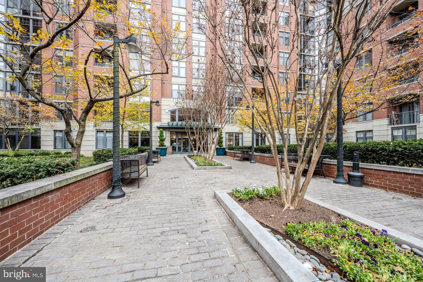 1021 N GARFIELD ST #318, ARLINGTON, Virginia 22201, 2 Bedrooms Bedrooms, ,2 BathroomsBathrooms,Residential,For sale,1021 N GARFIELD ST #318,VAAR2065652 MLS # VAAR2065652