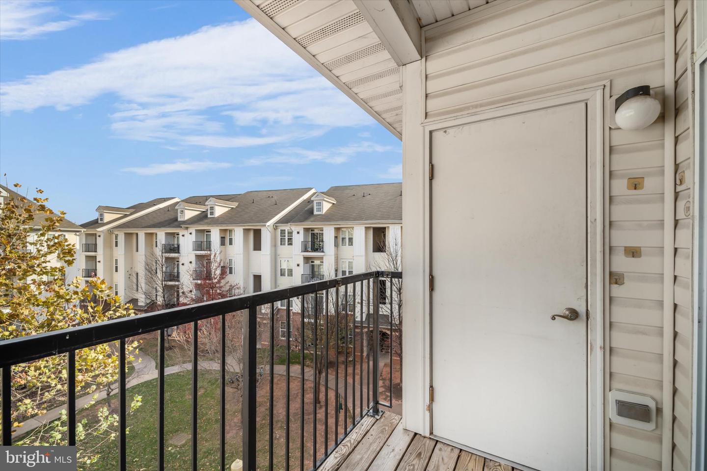 21228 MCFADDEN SQ #411, STERLING, Virginia 20165, 2 Bedrooms Bedrooms, ,2 BathroomsBathrooms,Residential,For sale,21228 MCFADDEN SQ #411,VALO2110446 MLS # VALO2110446 21228 MCFADDEN SQ #411, STERLING, Virginia 20165, 2 Bedrooms Bedrooms, ,2 BathroomsBathrooms,Residential,For sale,21228 MCFADDEN SQ #411,VALO2110446 MLS # VALO2110446